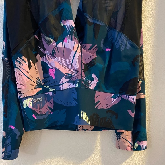 Victoria’s Secrey bonded leggings with mesh accents size M! - Picture 7 of 7